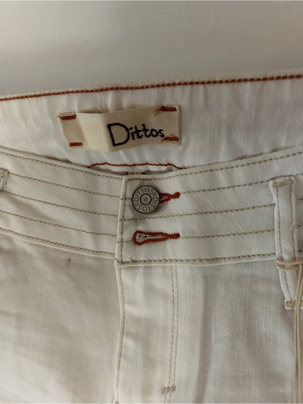 Dittos White High-Rise Jeans with Contrast Stitching - Picture 3 of 10